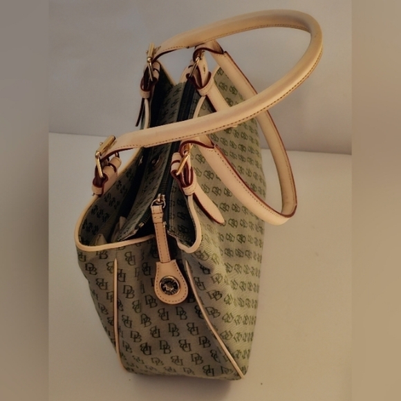 DOONEY & BOURKE BUCKLE SATCHEL HANDBAG TAN BROWN SIGNATURE SHOULDER BAG - Picture 5 of 11